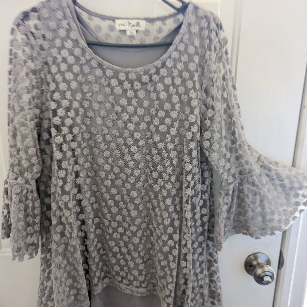 Simply Noelle grey lined blouse with embroidered overlay 3/4 sleeve sz L/XL